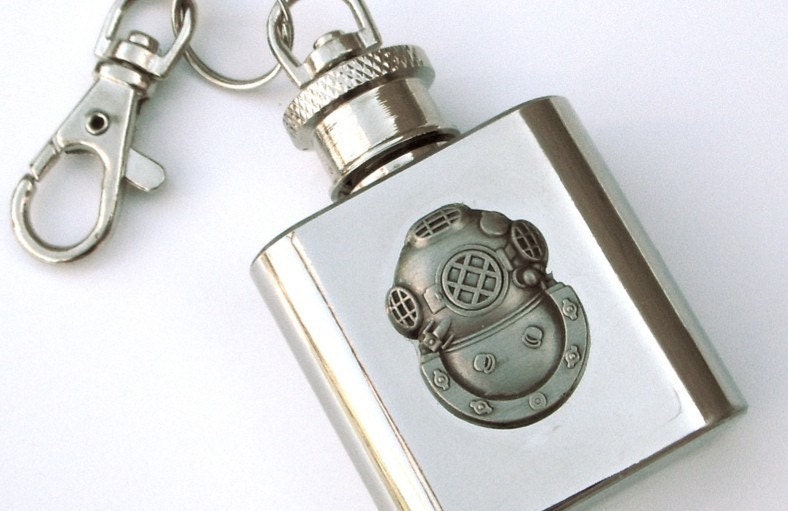 Steampunk Flask Keychain Nautical Diving Helmet Flask 1 Oz  Miniature Size Gfts Men's Steampunk Accessories