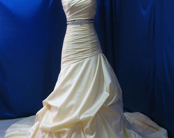 Trendy Strapless Lace Tulle Sweetheart Wedding Gown TWA3522 main image 1
