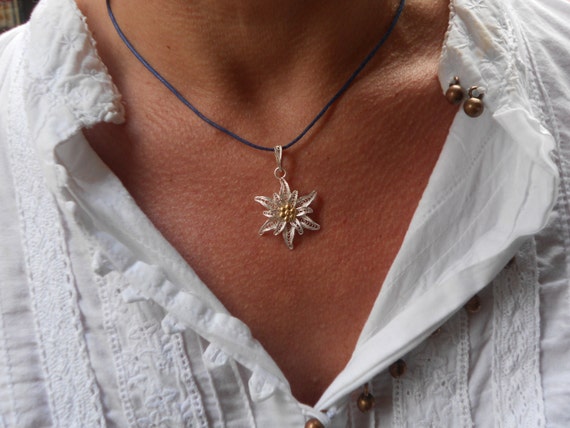 Edelweiss - silver filigree pendant