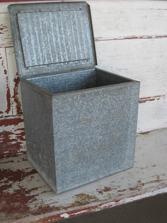 Vintage Galvenized Insulated Milk Cooler 00077TP
