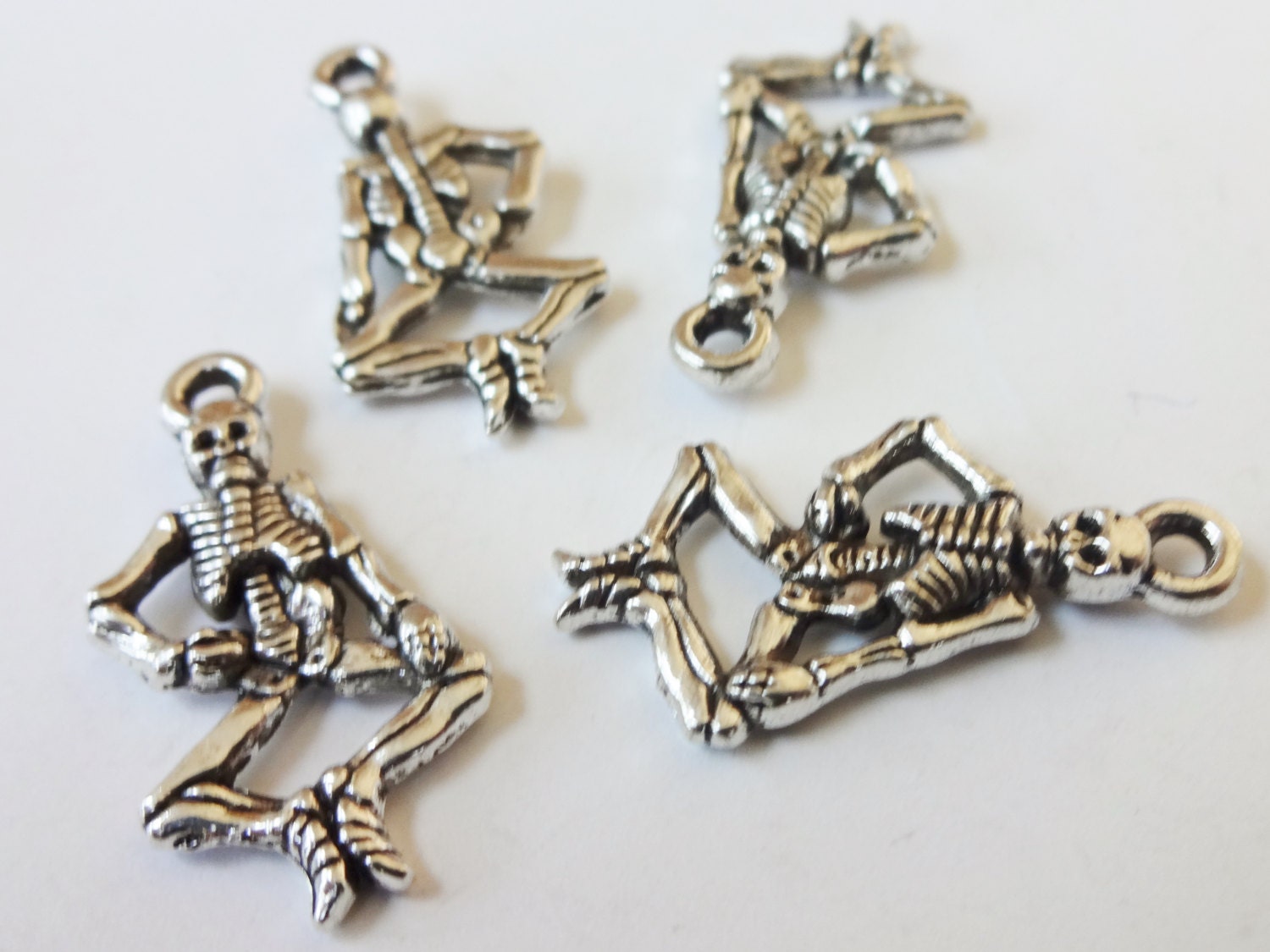 10 Skeleton Charms 25.5x13x3.4mm ITEMAI10
