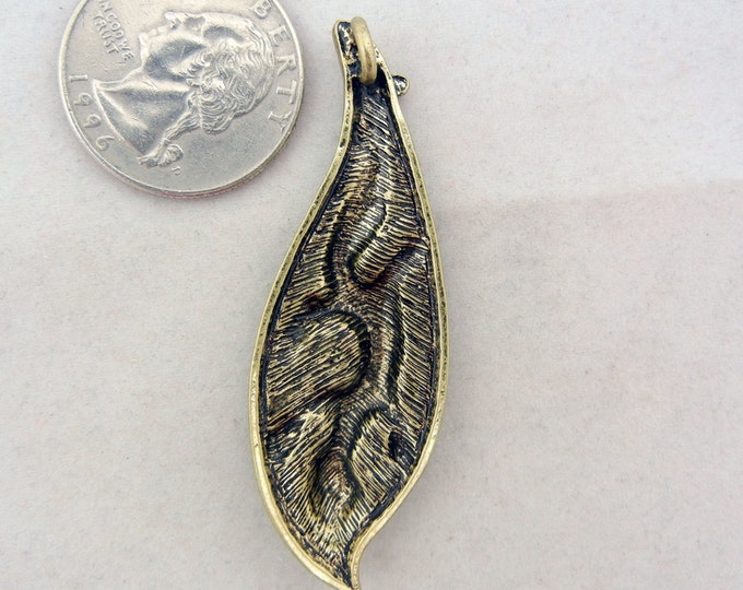 Antique Gold-tone Lizard Drop Pendant