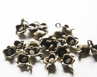 20pcs Antique Brass Tone Base Metal Charm- Flower 16x16mm (8061Y-J-124)