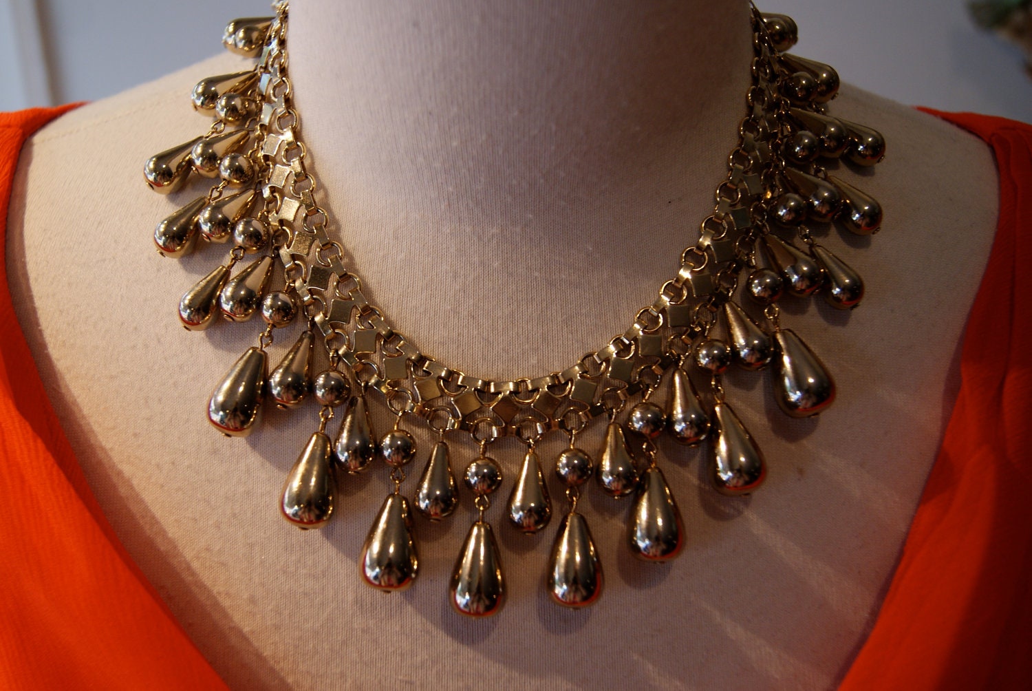 Vintage 1960s Fabulous Gold Toned Bauble Necklace