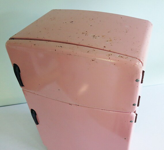 1950s Wolverine Pink Toy Refrigerator Stocked with