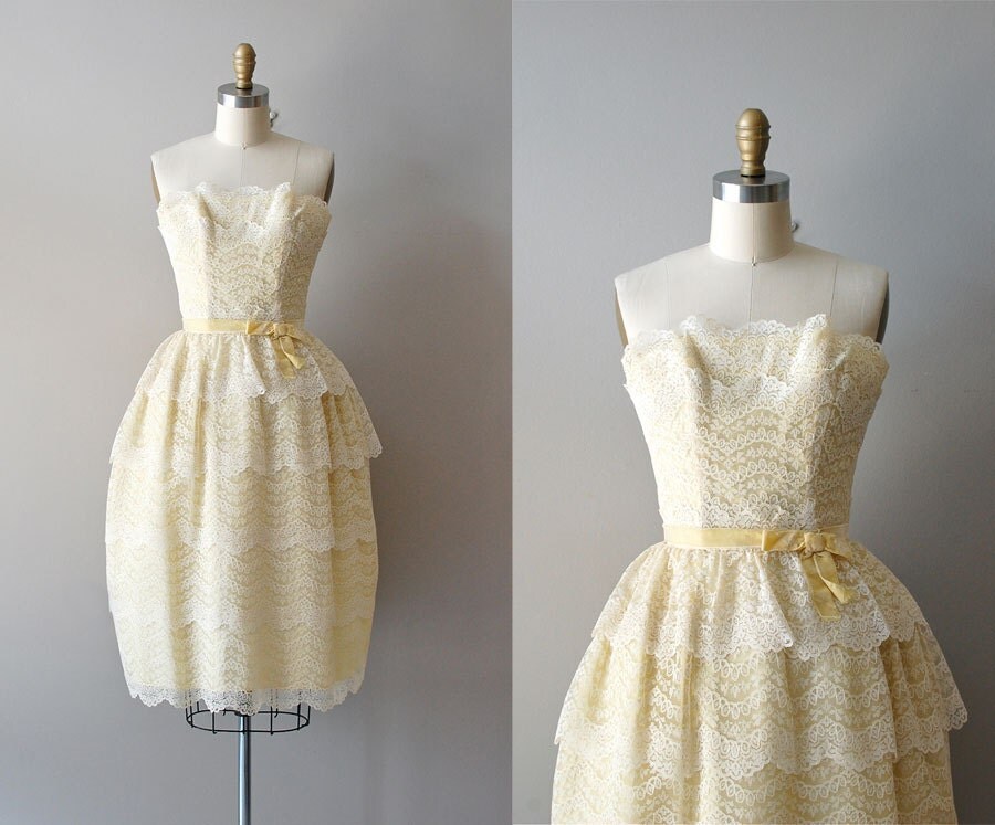 1950s dress / 50s dress / Cornsilk Lace dress