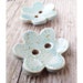 2 Button Flowers in sky blue - Gres Buttons