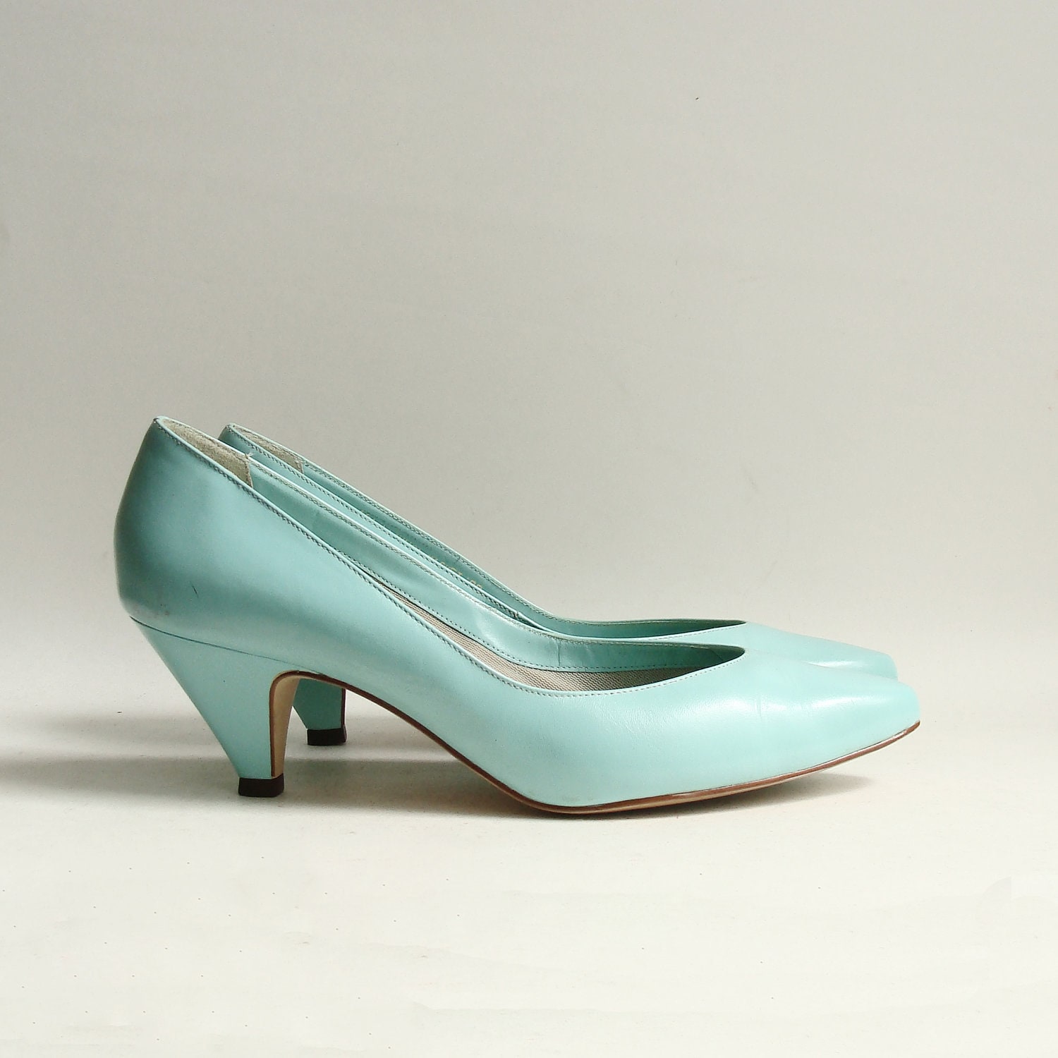 shoes 8 / seafoam green heels / 80s 1980s turquoise new wave