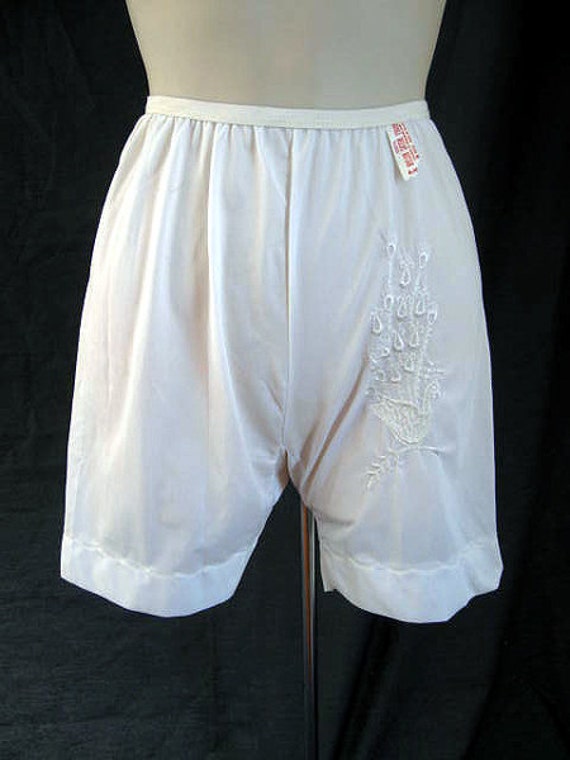 Vintage 60s Long Leg Panties Petti Pants by LilBlackDressVintage