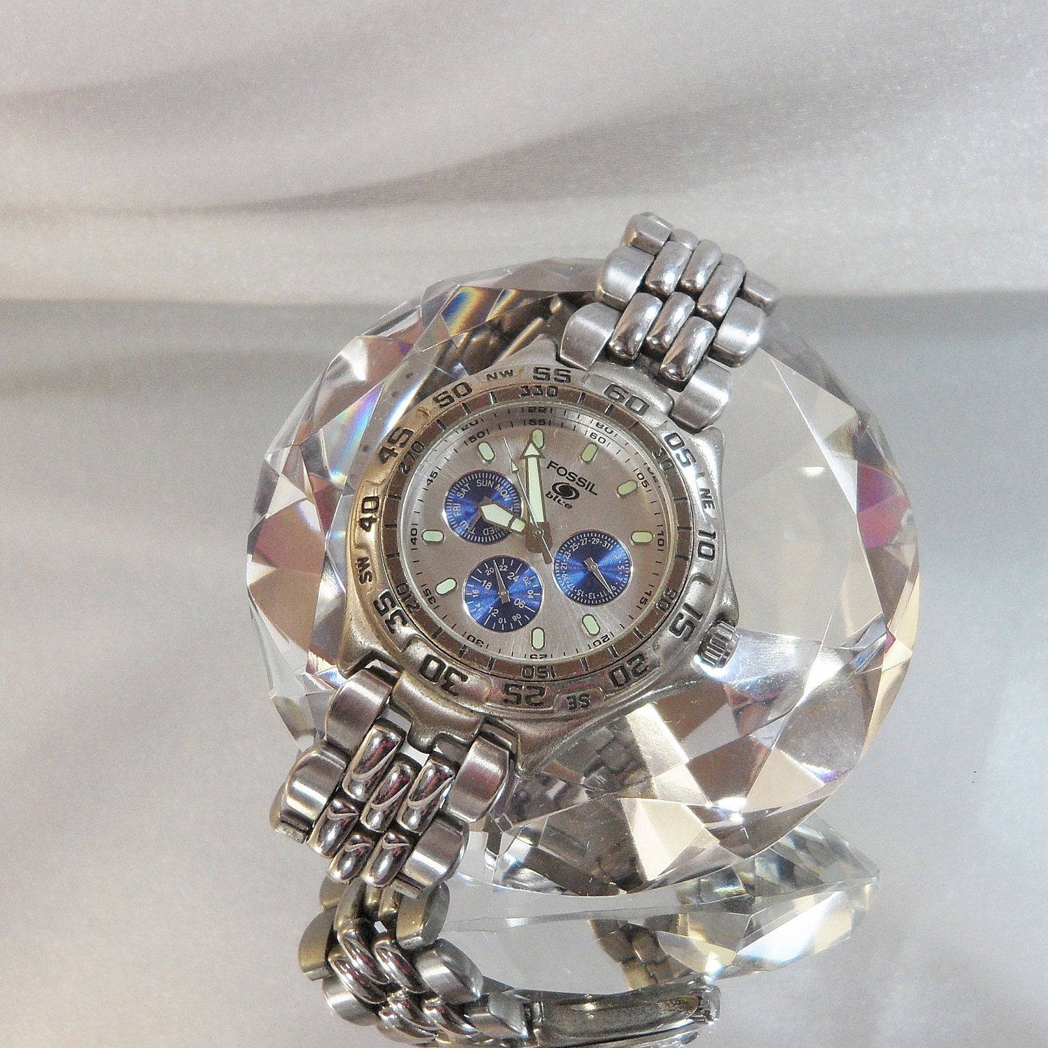 Vintage Fossil Watch. Men's. Silver Tone. Blue Dials. by waalaa