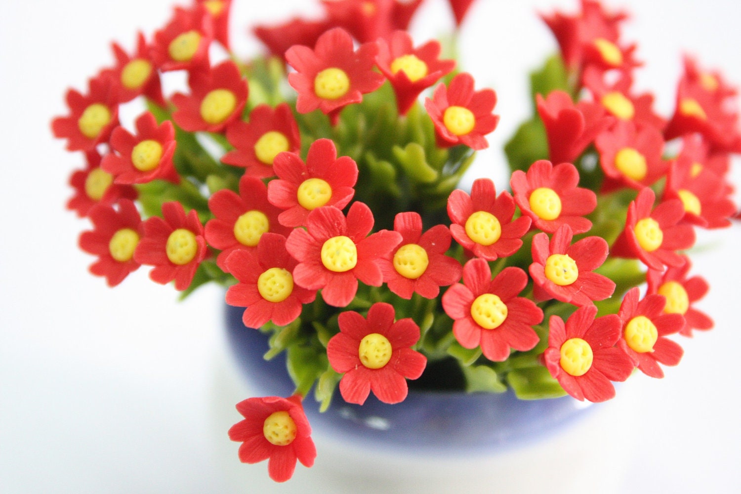 Miniature Polymer Clay Flowers Daisy with Leaves dollhouse