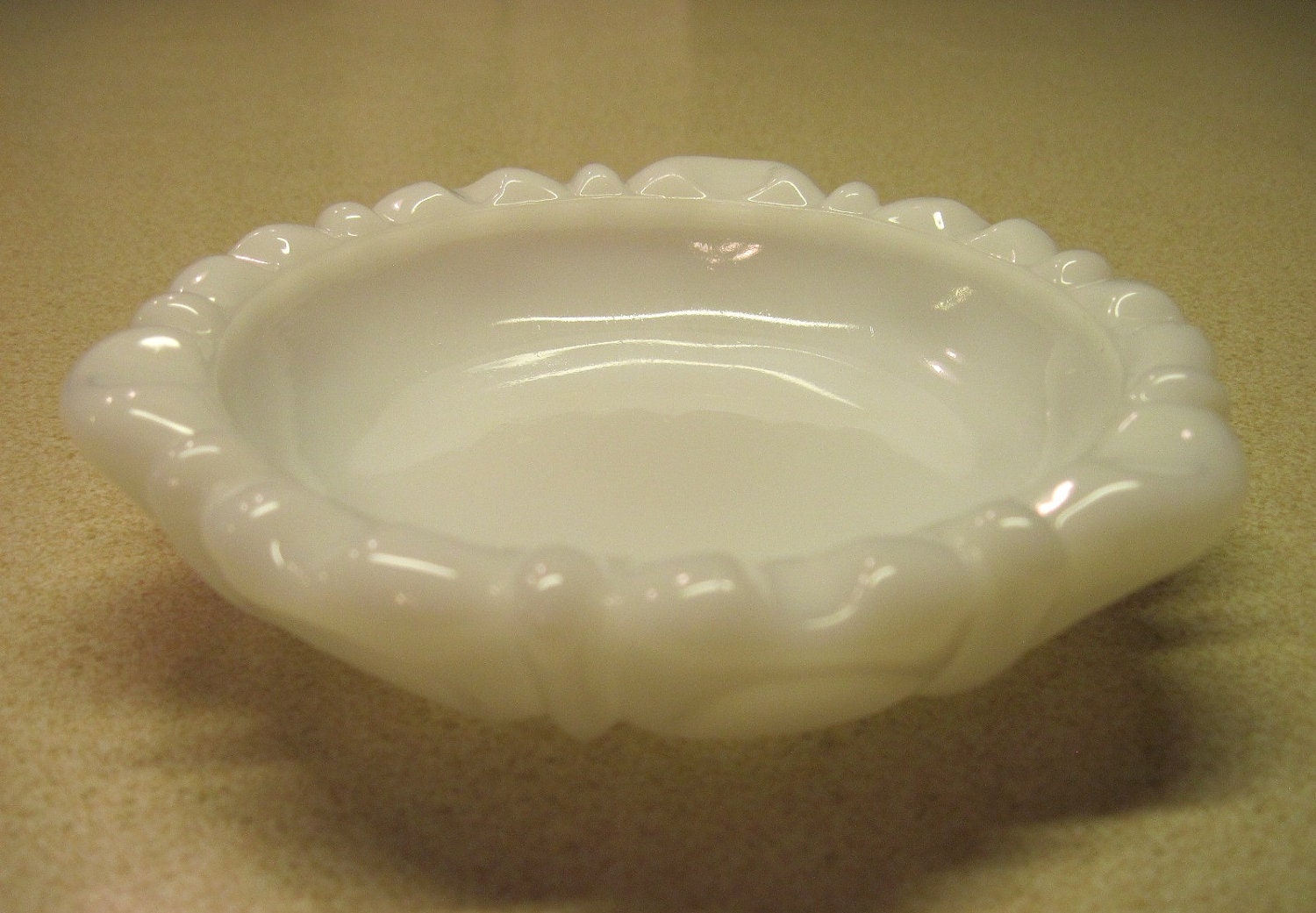 Vintage MILK GLASS ASHTRAY Jewelry or Soap Dish