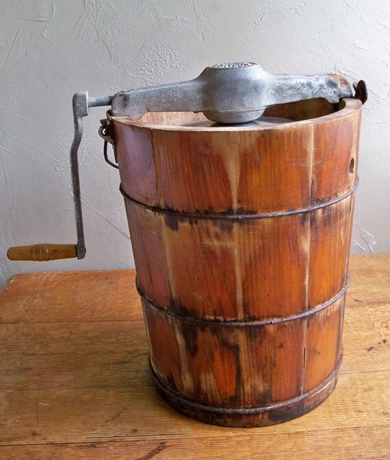 Vintage White Mountain Ice Cream Freezer 6 Quart