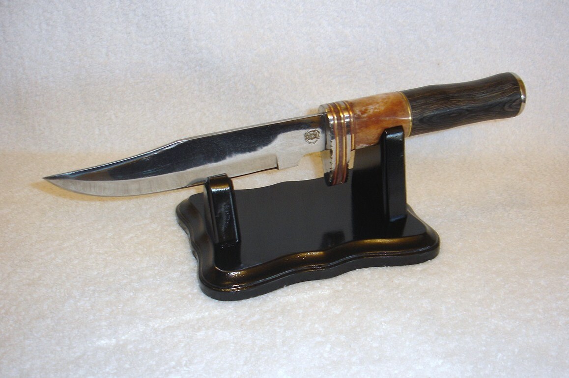 Large Fixed Blade Knife Display Stand Black with Gold