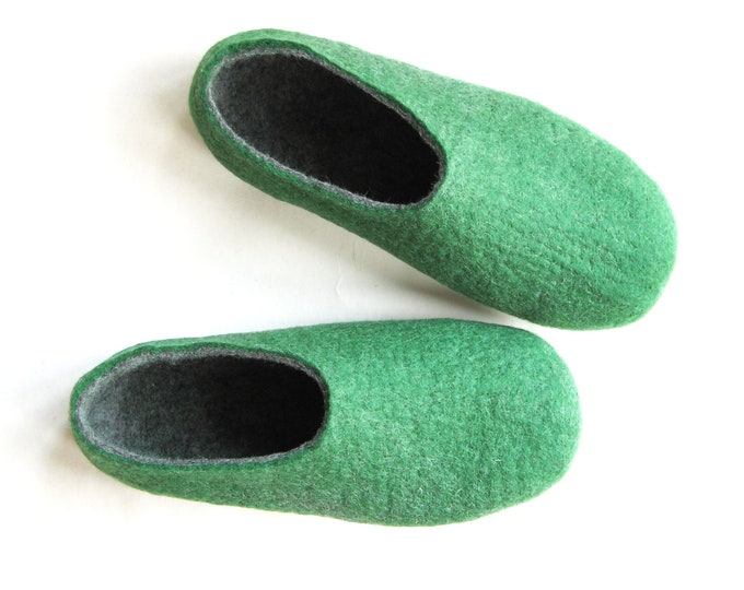 Gift For Boyfriend, Wool Shoes For Men, Felted Slippers, Green Slippers, Rustic Style Shoes Winter Slippers, Supernatural Yoga Gifts For Him