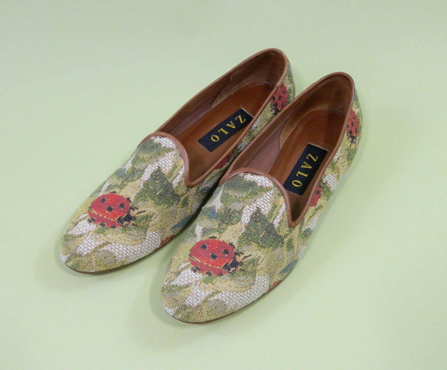 Ladybug Needlepoint Loafers Leather Size 9 by WearitWellvintage