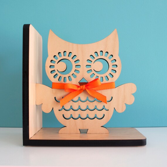 wood carved owl bookends