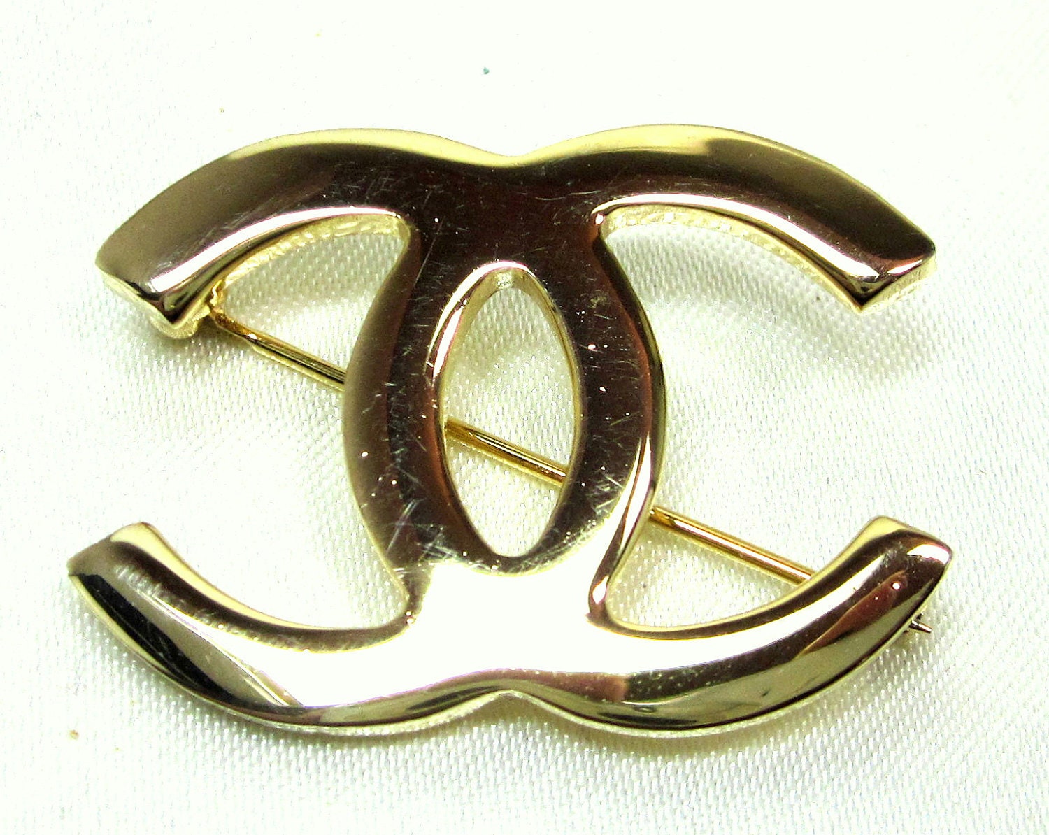 Vintage Chanel Brooch Pin CC Logo Double C Replica