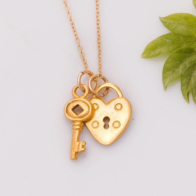 Heart and key necklace Clearance