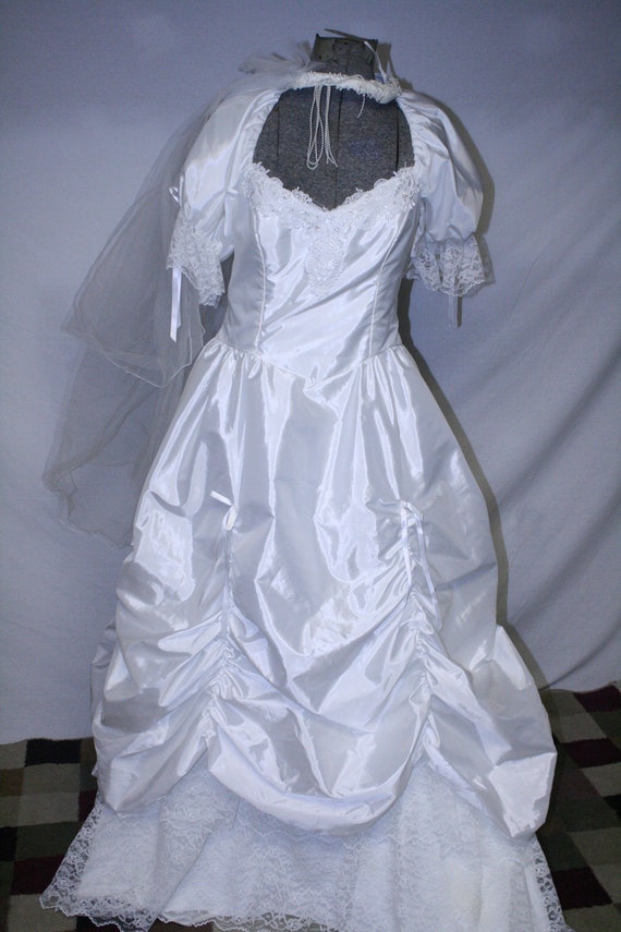 1980s JC Penneys Plus Size Wedding Gown With Veil By OnceForgotten