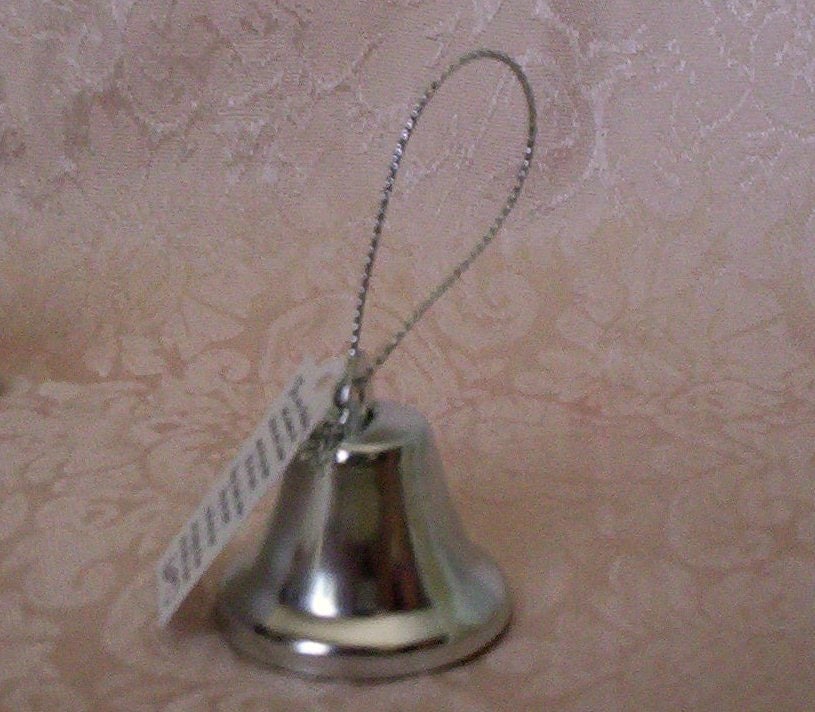 Wedding reception favors kissing bells bridal accessories