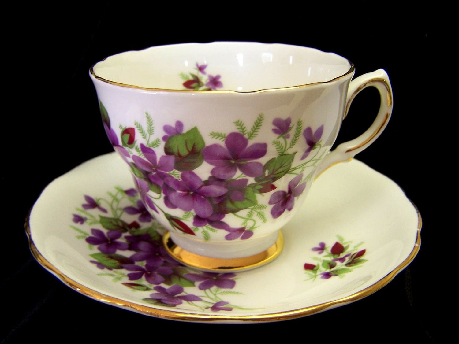 Bone china england. Home made in china чашка. Crescent sans china england посуда. Fine bone china посуда костяной фарфор кружки. Briswild royal porcelain collection design england.