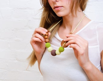 Avocado Nursing Necklace / Teething Necklace - KangarooCare