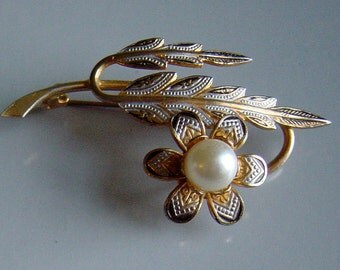 Vintage 1960s 1970s Spanish Damascene Flower Pearl Brooch