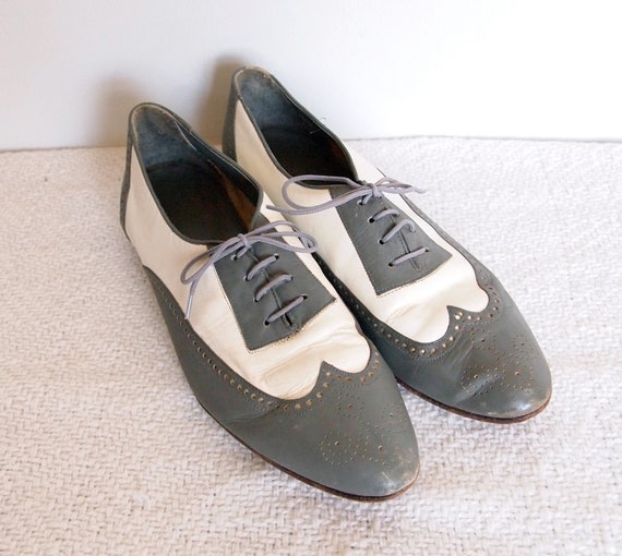 Stacy Adams Gray and White Leather Wingtips by beachwolfvintage