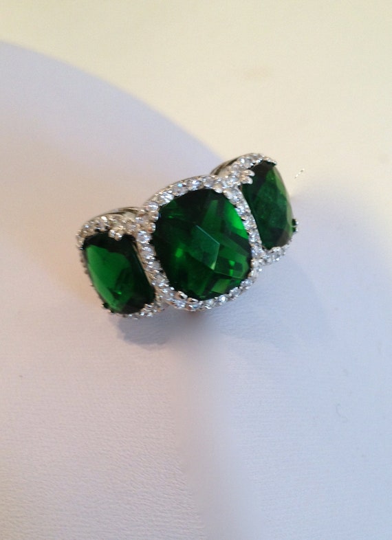 Vintage Emerald Three Stone Estate Jewelry Ring