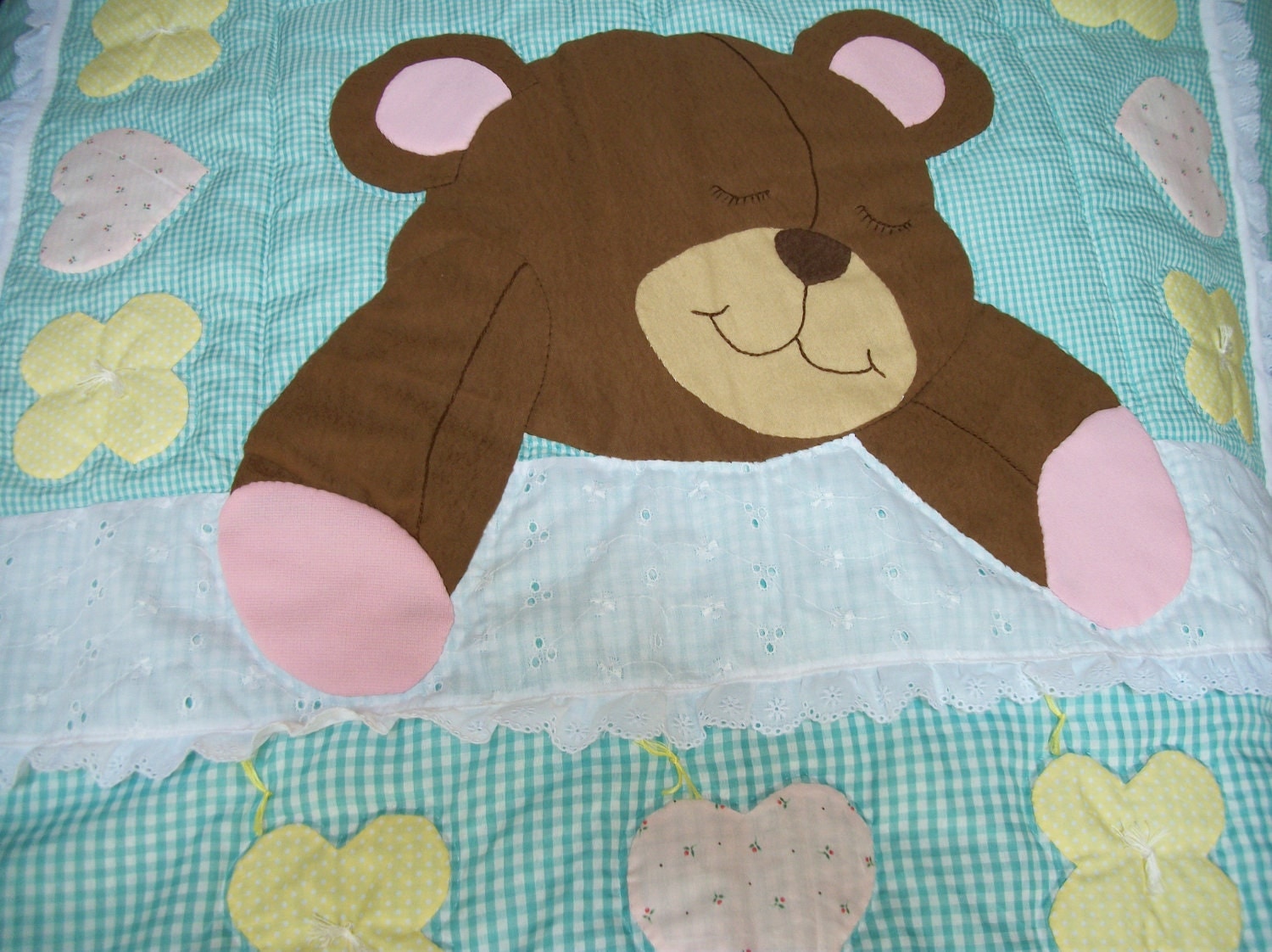 teddy-bear-baby-quilt-appliqued-and-hand-quilted