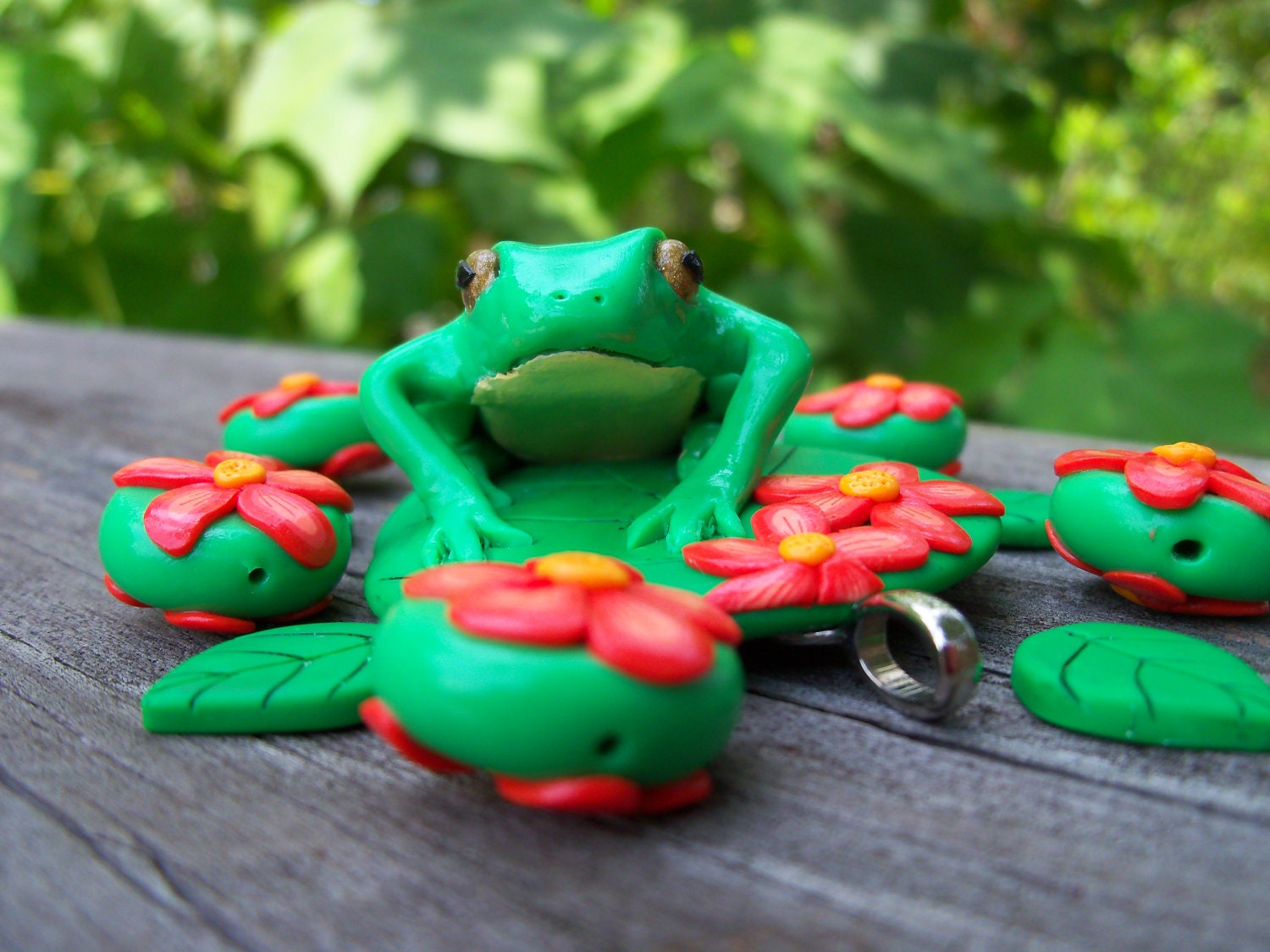Polymer Clay Green Tree Frog Pendant with matching beads