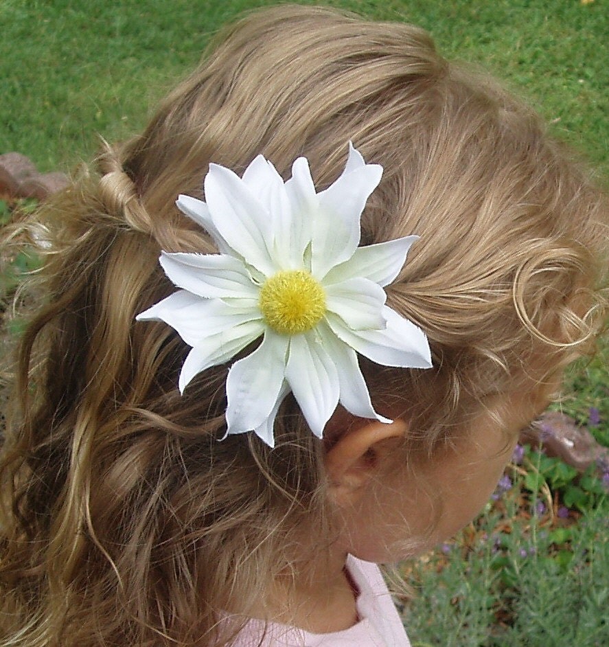 White Daisy hair clip daisy hair accessories realistic