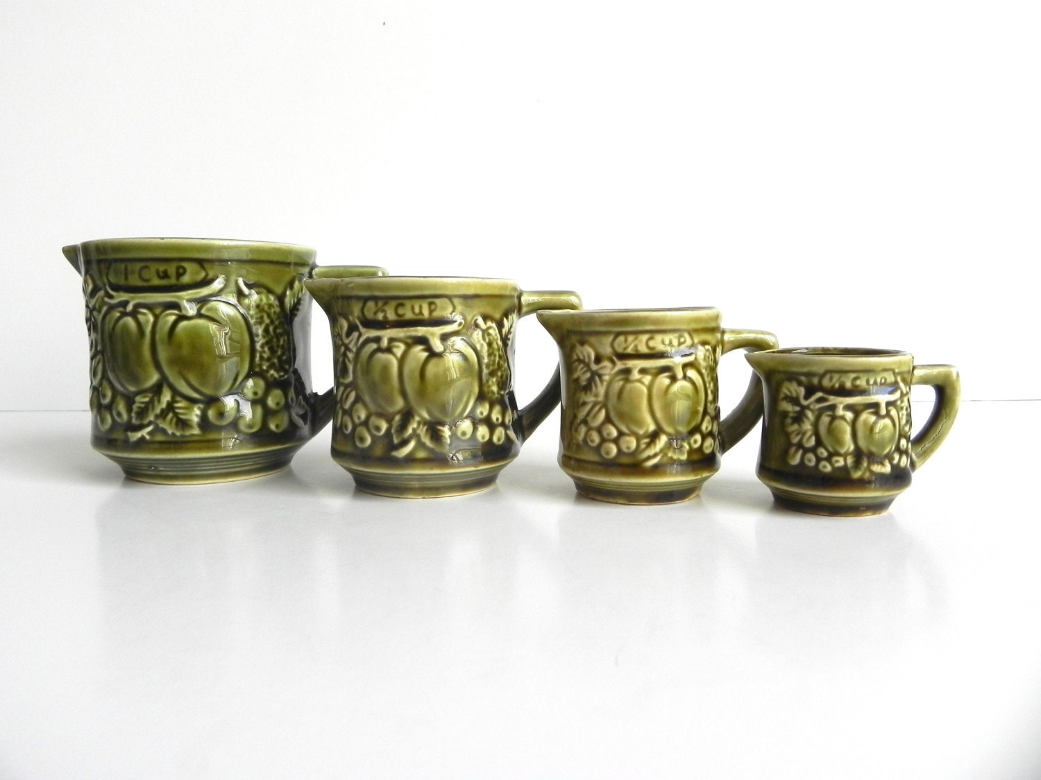 Vintage Ceramic Measuring Cup Set... Olive Green... Made in