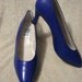 Vintage Ladies Royal Blue Leather Pumps with 2 1/2" Kitten Heel by Worthington Size 9 1/2 Wide Only 12 USD