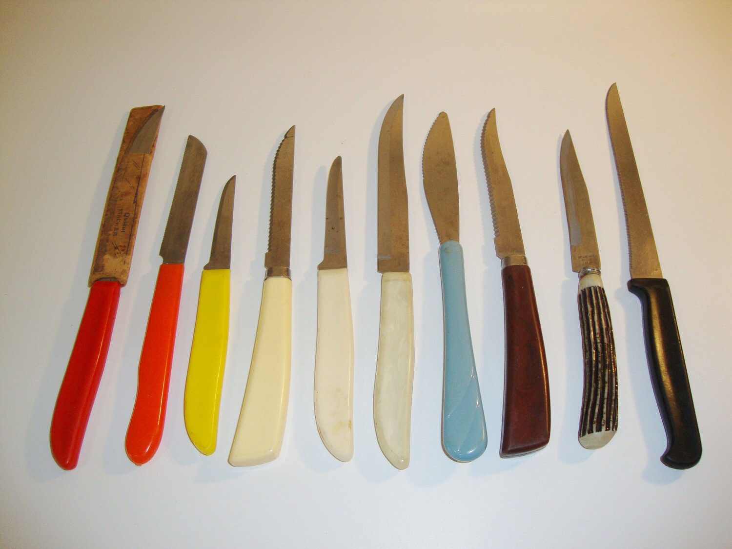 Vintage Kitchen Knives Colorful Plastic Lucite Acrylic