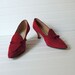 vintage 1980s pointed toe pumps heels. red suede. sz 9 M. 80s vintage fashion