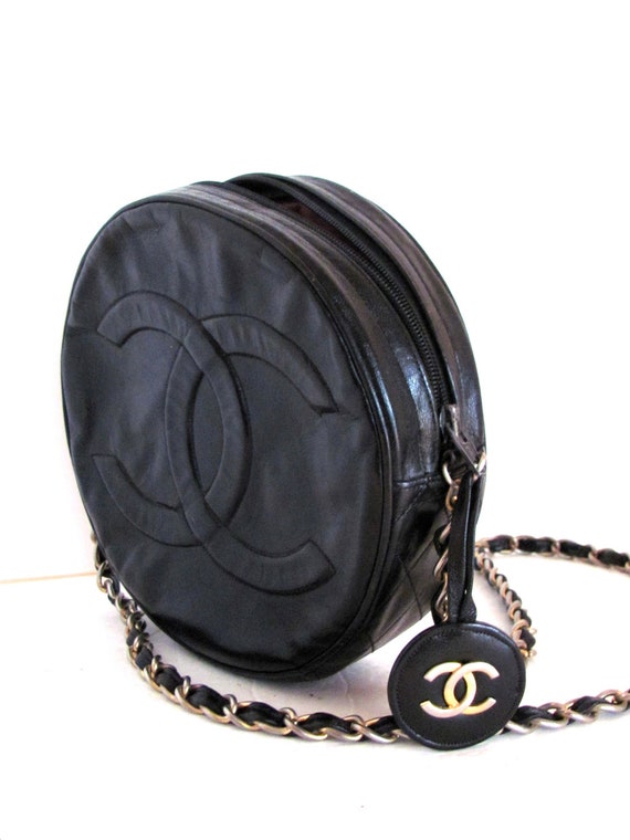 chanel circle crossbody