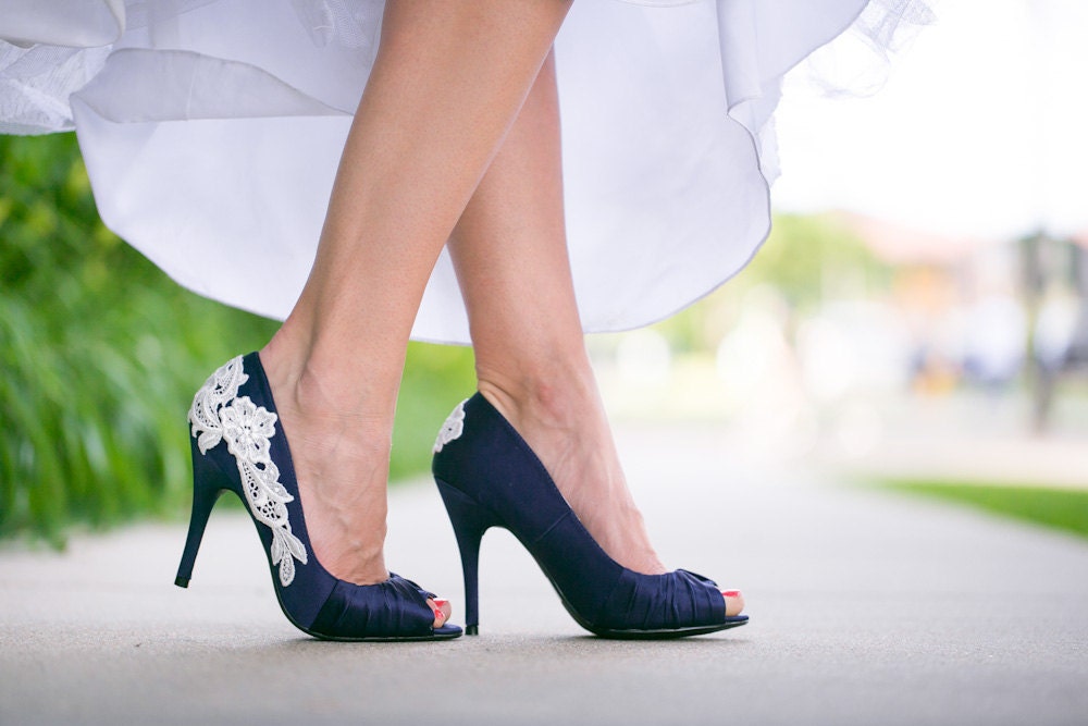 Navy Blue Bridal Shoes With Venise Lace Applique. Size 8.5