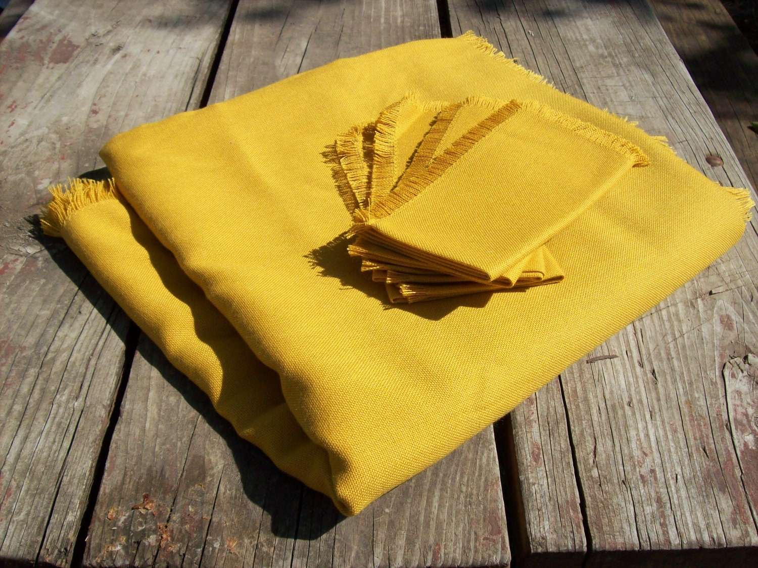 Vintage mustard yellow linen tablecloth and napkins by BoldasLions