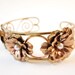 Vintage Bracelet // Retro Jewelry // Bracelet with Flowers // Gold Tone // Floral with Pearls //