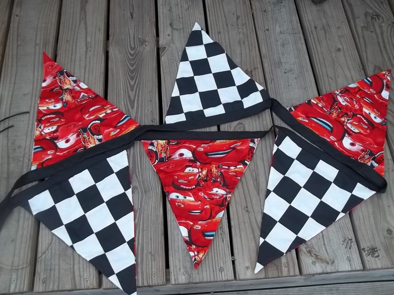 Disney Cars Lightning McQueen Racing Flag Red Black White