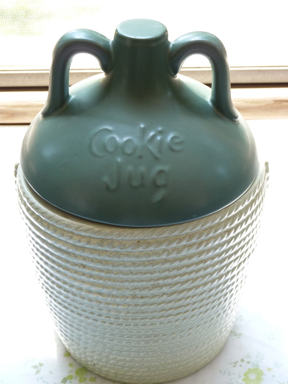 McCoy Cookie Jug Cookie Jar Vintage Green Ivory Round Marked