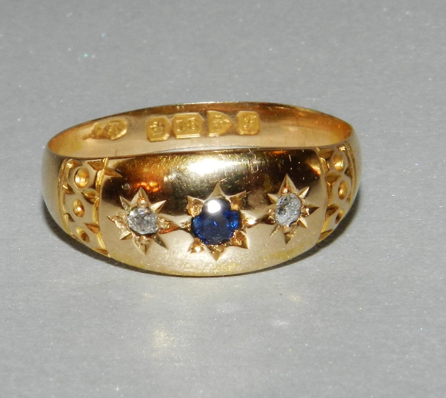 Antique Wedding Band 18K Gold Antique Gypsy Ring Sapphire