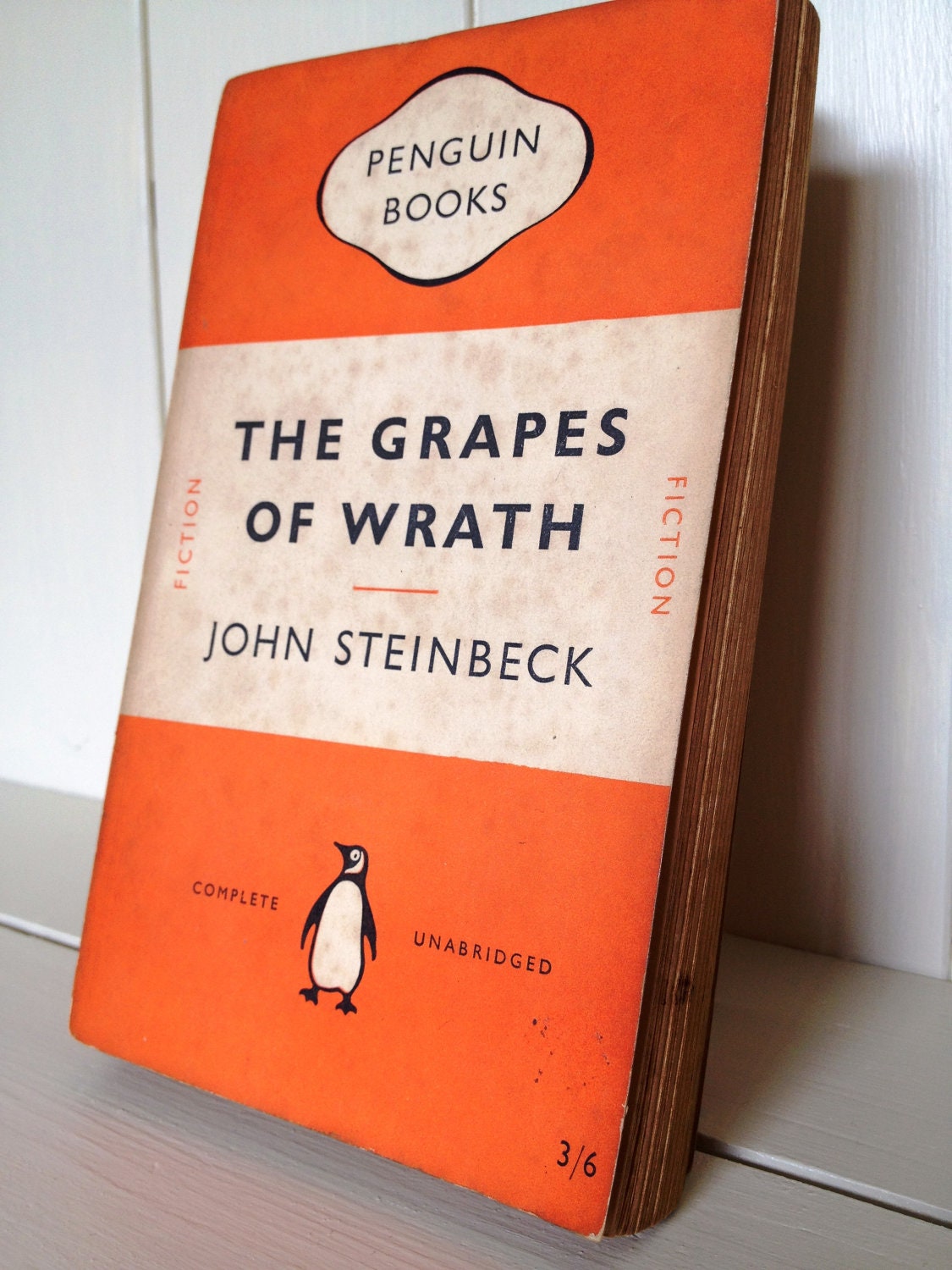 Vintage Penguin Classics Book The Grapes of Wrath by John