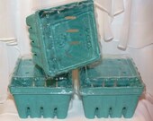 BeRRy BASKETS- CraTes- BeTTer Than Ever Now WITH -LIDS- 12 count- Ready To DeLiver Your HolIdaY HoMemAde GooDiEs - Gift Package - Favors Il_170x135