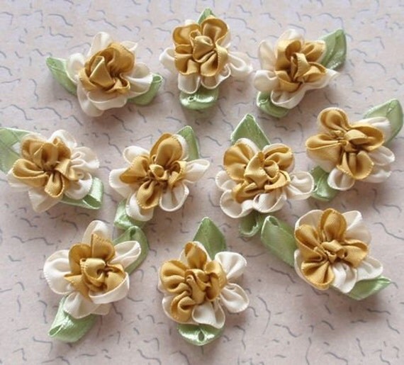 10 Handmade Ribbon Flowers With Leaves 1 inch With leaf size