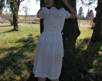 1970's Vintage Eber White Cotton Eyelet Dress Size 5