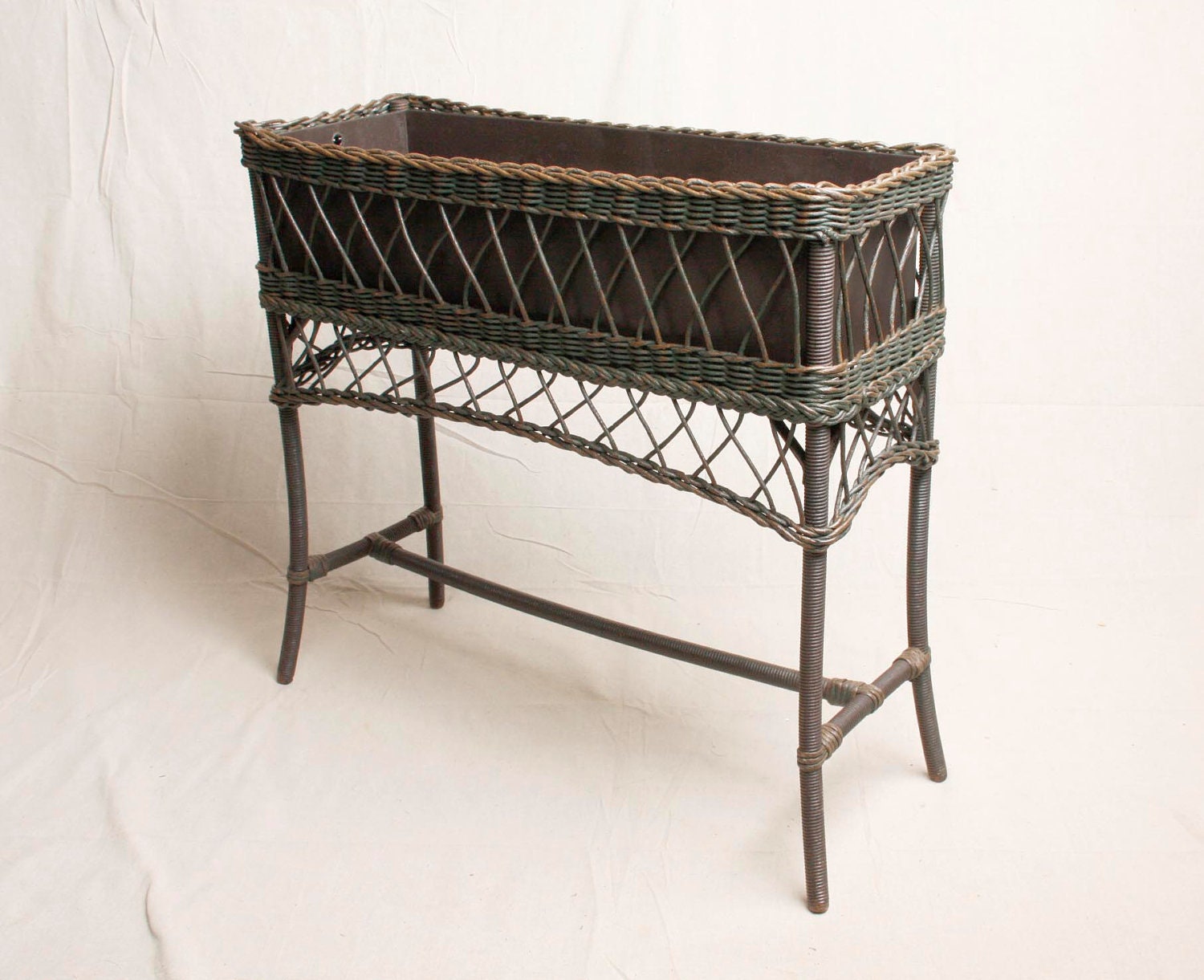 Antique Wicker Planter w/ Metal Liner Home Decor Interior