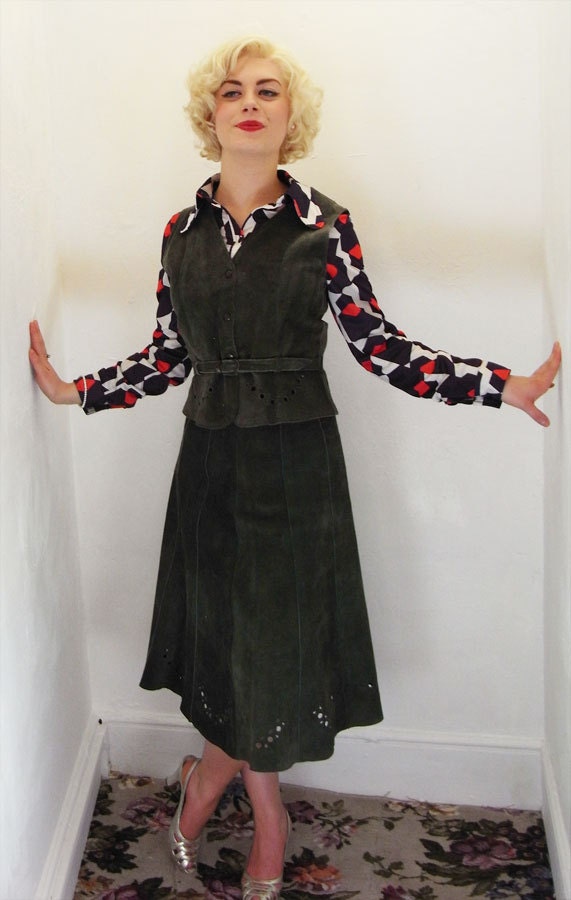 SUEDE FLARED SKIRT